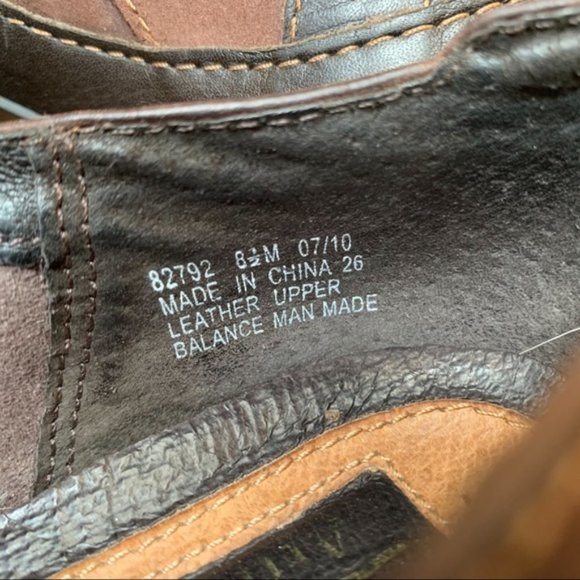 CLARK’S Artisan heeled ankle boots, 8.5. - Picture 8 of 8